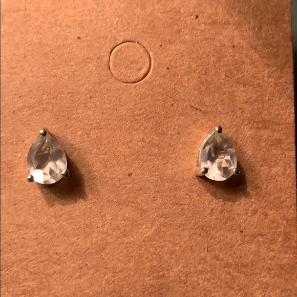 GREEN AMETHYST STUD EARRINGS - Picture 3 of 4